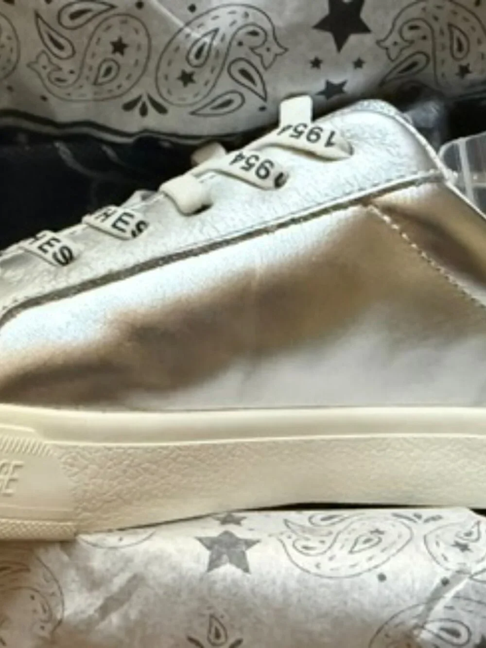 Vintage Havana Grande Womens Size 6 Silver and Pink Star Athletic Sneakers NWT
